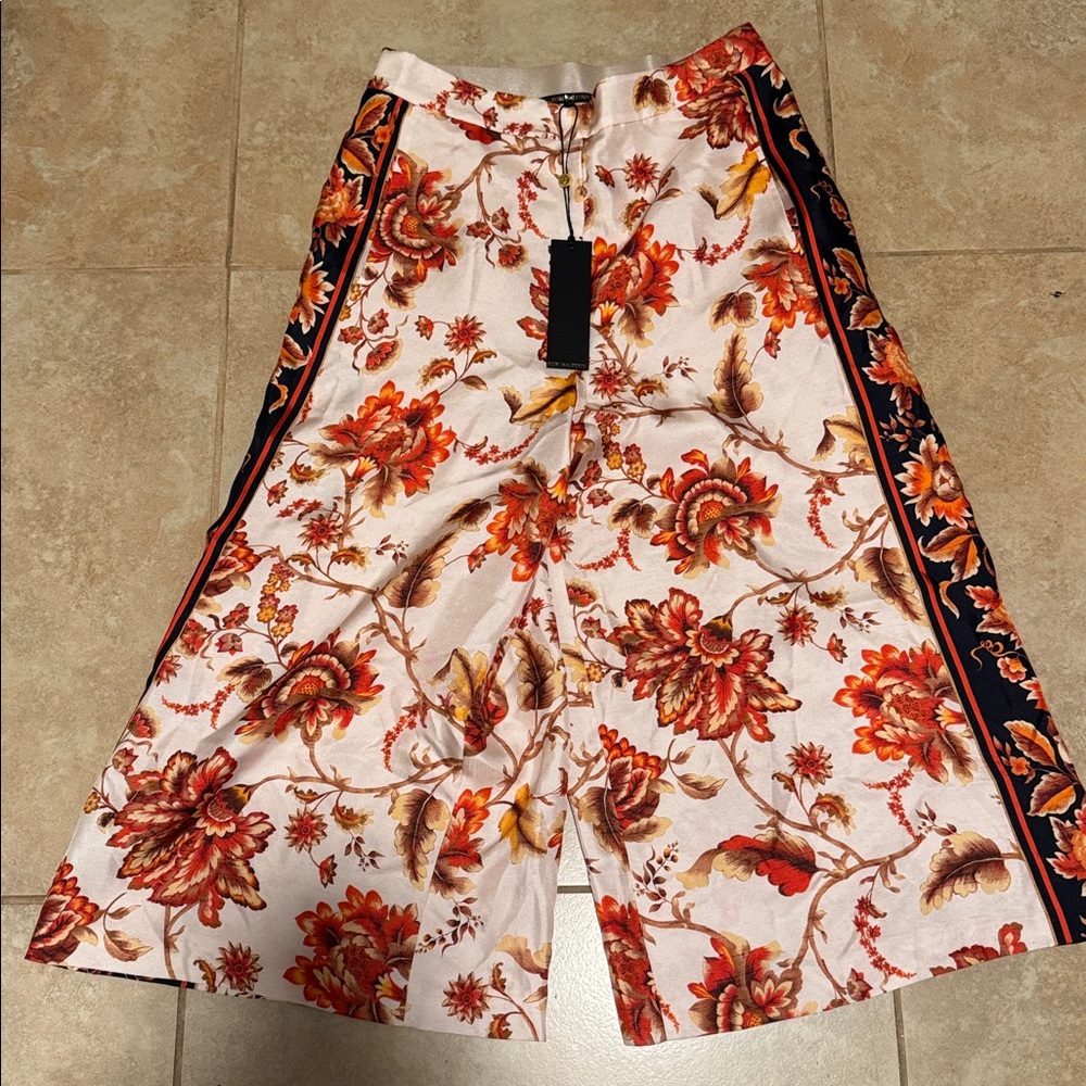Kobi Halperin Orange/brown Floral Print capri pants. 100% Silk